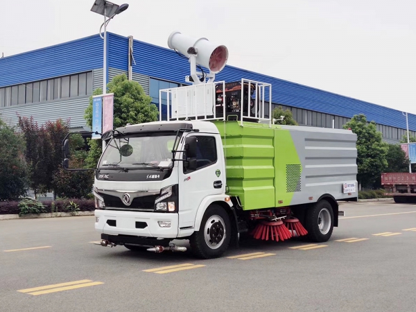 不上牌5.5方東風(fēng)福瑞卡 掃路車