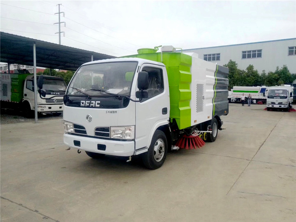 5.5方東風(fēng)福瑞卡 洗掃車