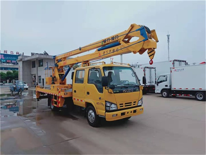國(guó)六江西五十鈴 13米折臂高空作業(yè)車(chē)